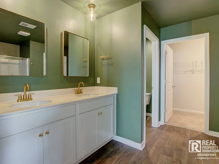 298 Watersglen Dr — Photo 15