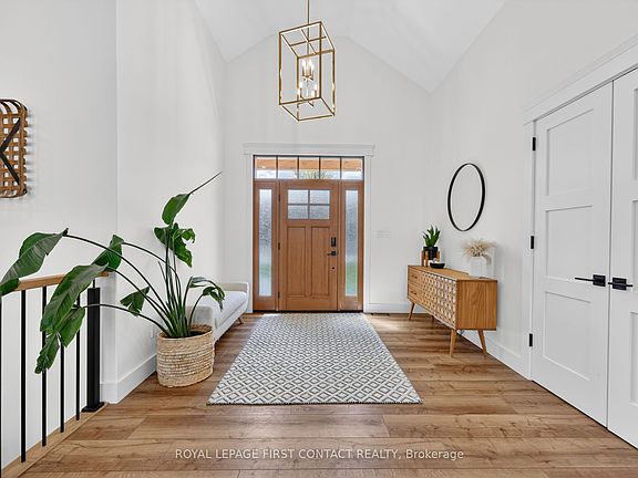 5th image of 144 Arlynn Cres