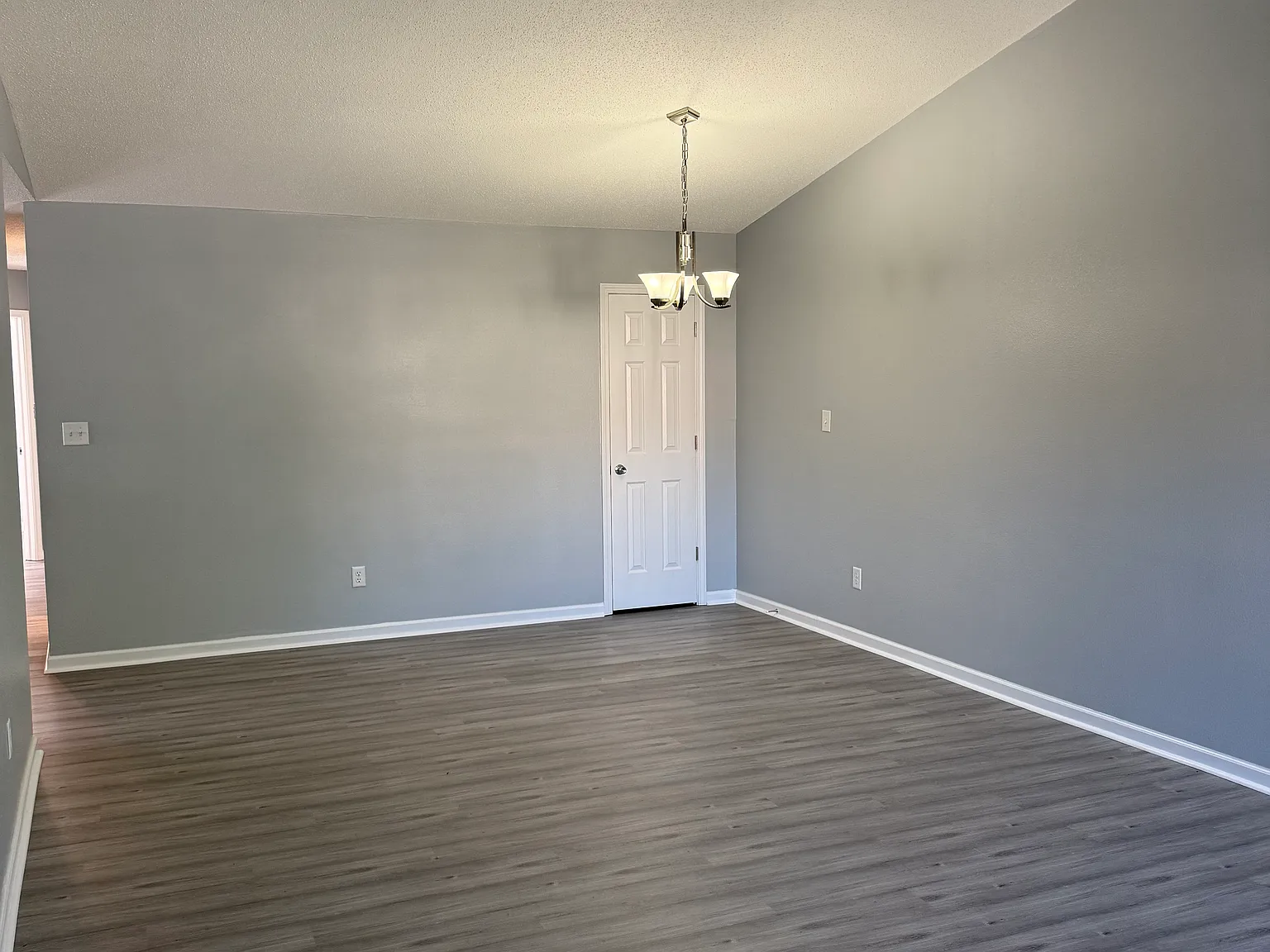 1003 Ebony Cir — Photo 3