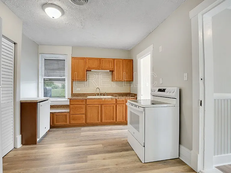 1661 Story Ave #2 — Photo 5