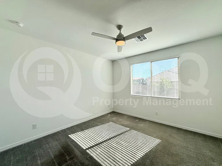 349 E Hawaii Dr — Photo 10