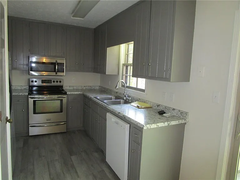 3730 Newport Dr — Photo 13