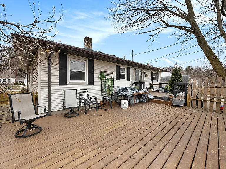 2427 Sinclair Ave NE — Photo 16
