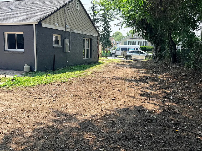 106 Lambson Ln — Photo 4