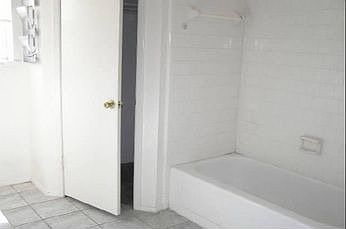 3rd image of 7526 Glenbriar Pl