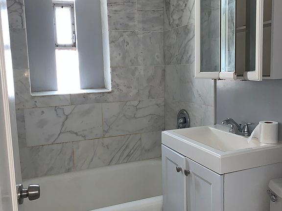 3rd image of 3649 N Leclaire Ave #2