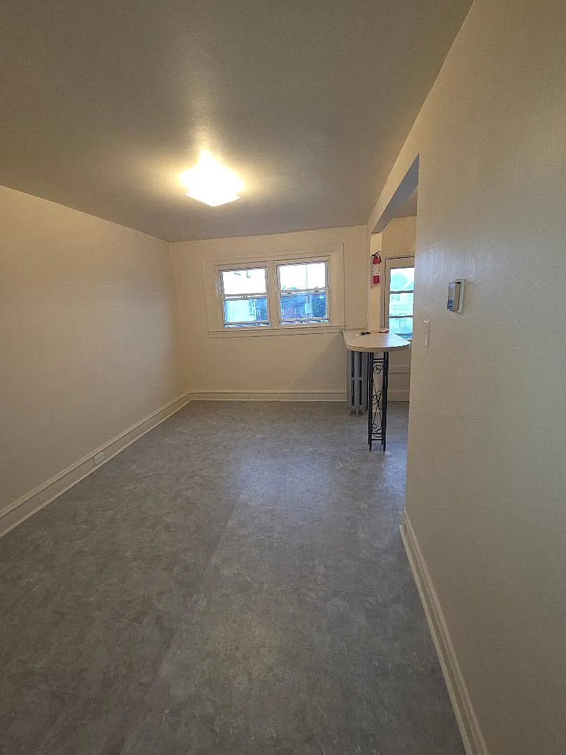 3 bed, 1064 sqft, $1,700 — Photo 3