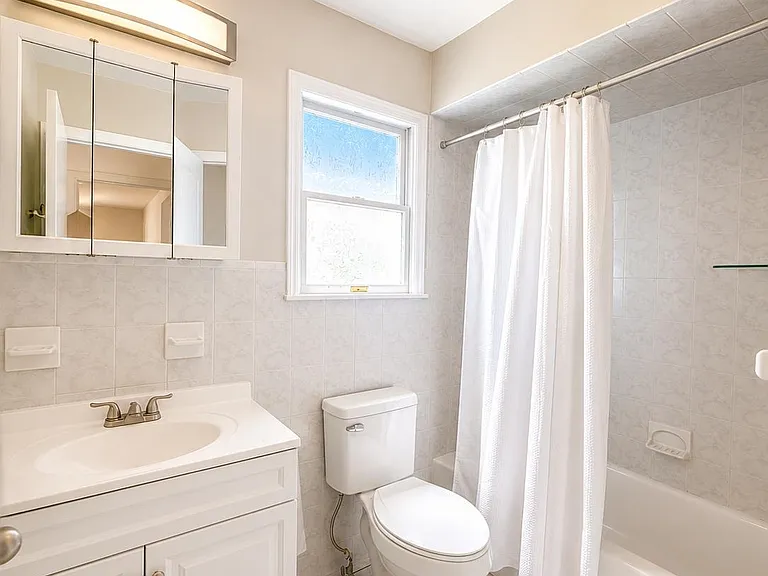 97 Oak St #2 — Photo 9