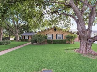 127 Vanderbilt Ln, Waxahachie, TX 75165