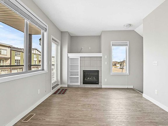 3rd image of 125 Caribou Cres #101