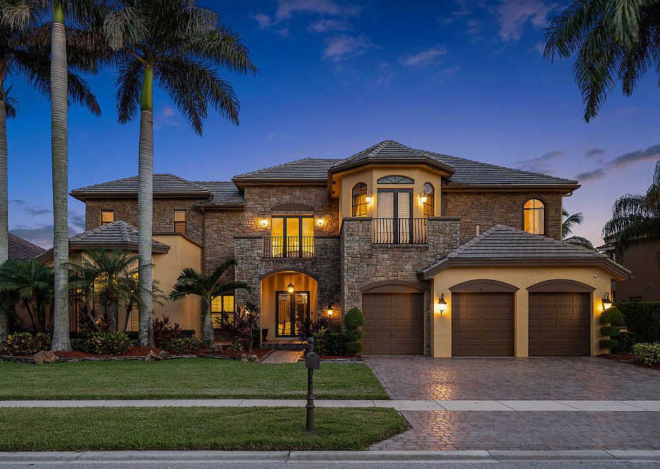 1st image of 10655 Versailles Blvd