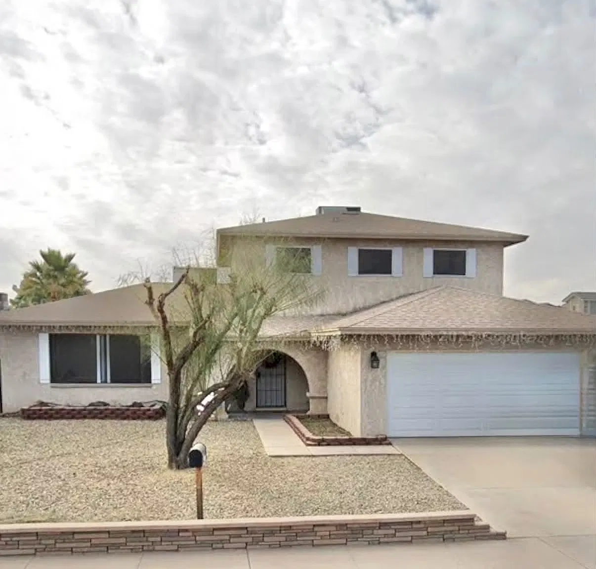 4 bed, 2.5 bath, 2120 sqft, $2,800 — Photo 1