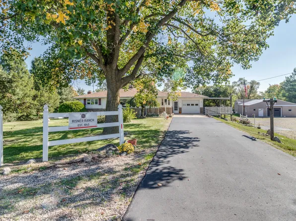 7057 S Clinton Trl, Eaton Rapids, MI 48827