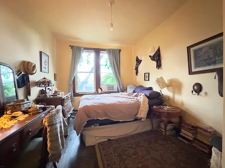 321 Schaefer St #2R — Photo 3