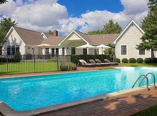 4 Wintergreen Ln, Westhampton, NY 11977