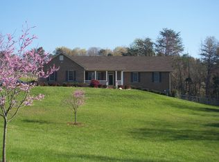 1076 Big Land Dr, Bedford, VA 24523