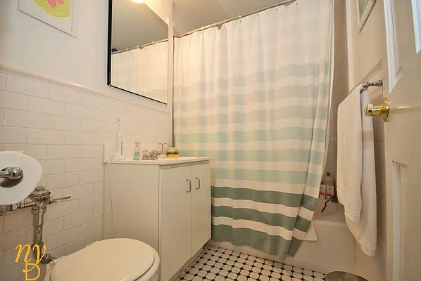 Rented by New York Dwellings LLC | media 12