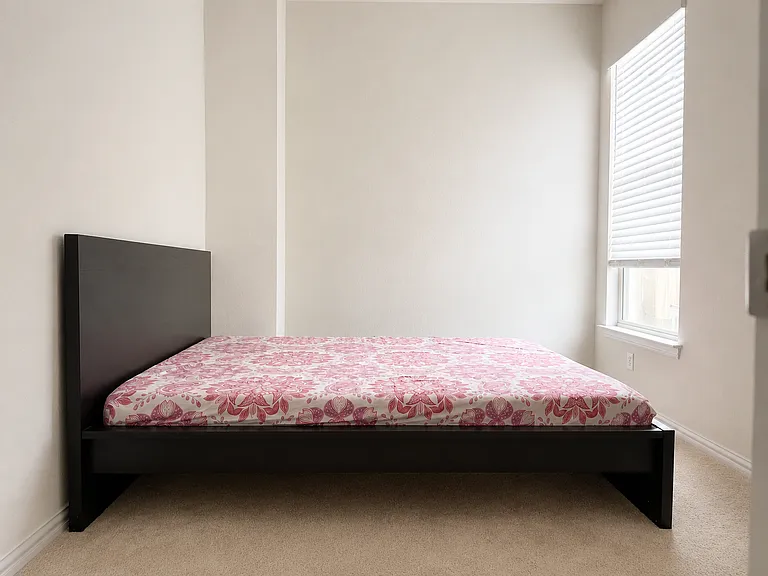 Downstairs bedroom / guest room option