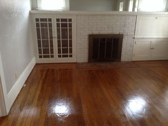 2nd image of 1539 W Willow St