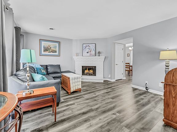 2nd image of 2172 Memorial Dr APT A6