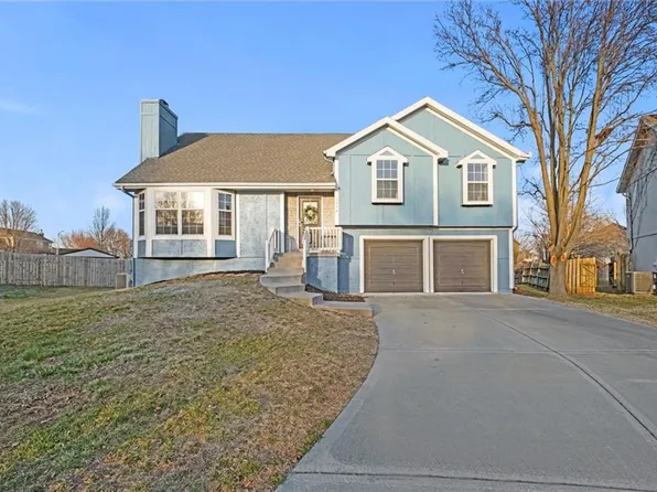1034 N Parker Ter, Olathe, KS 66061