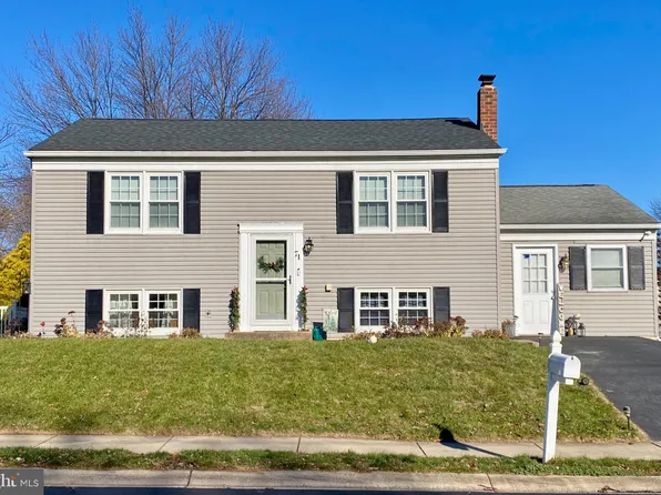 71 Arrowhead Dr, Lititz, PA 17543