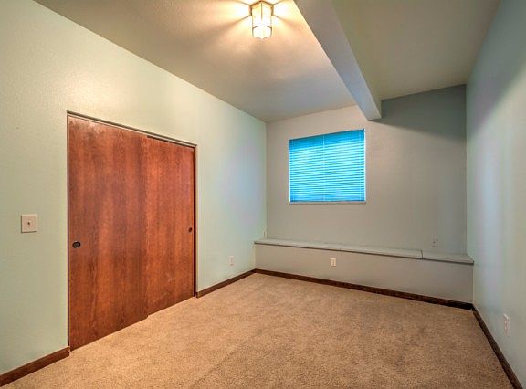 4th image of 7628 75th Dr NE
