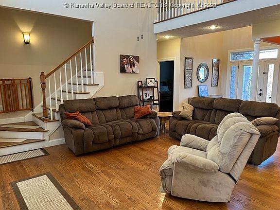 2nd image of 15 Bartlett St