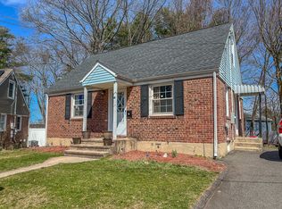 16 Lorenzo Pl, Bristol, CT 06010