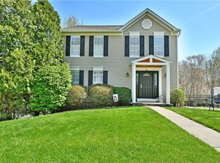 290 Shady Glen Dr, Coraopolis, PA 15108