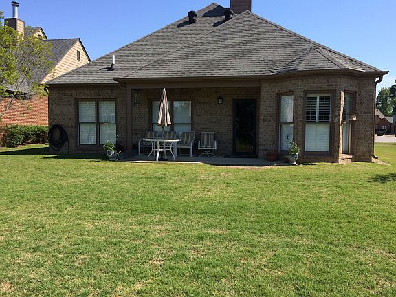 Rear patio off LR/Den/Kitch