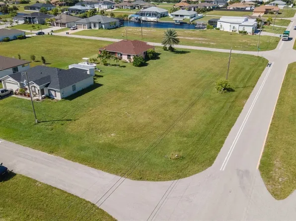 1054 NW 33rd Pl, Cape Coral, FL 33993