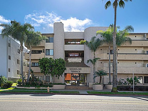 4th image of 1230 E Ocean Blvd Unit 601