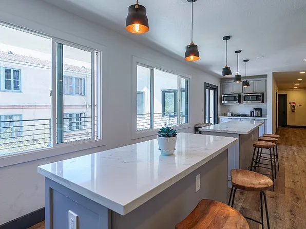 2425 Prospect