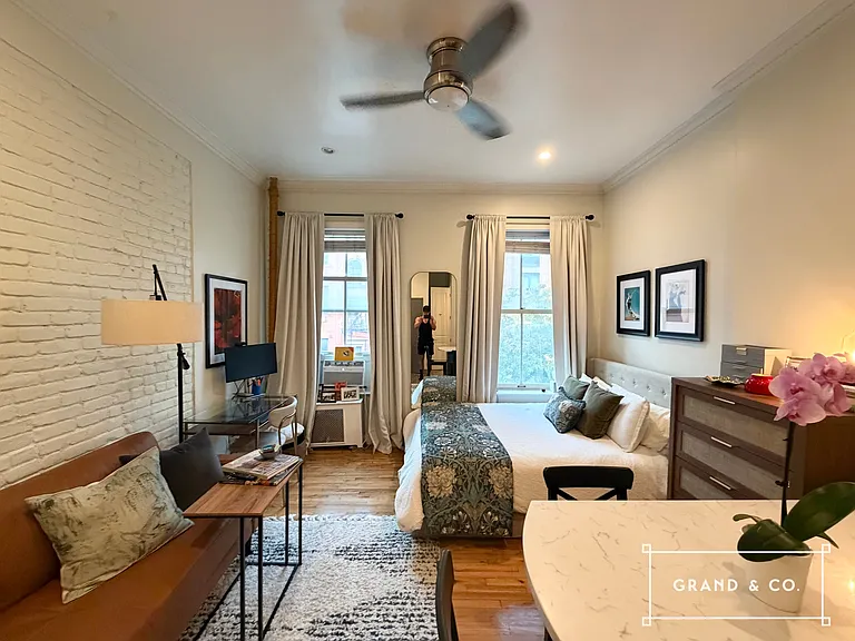 410 W 22nd St #3F — Photo 9