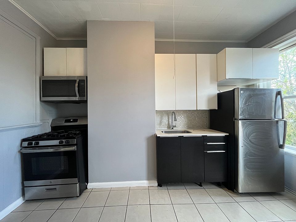 1st image of 218 Bowers St #202