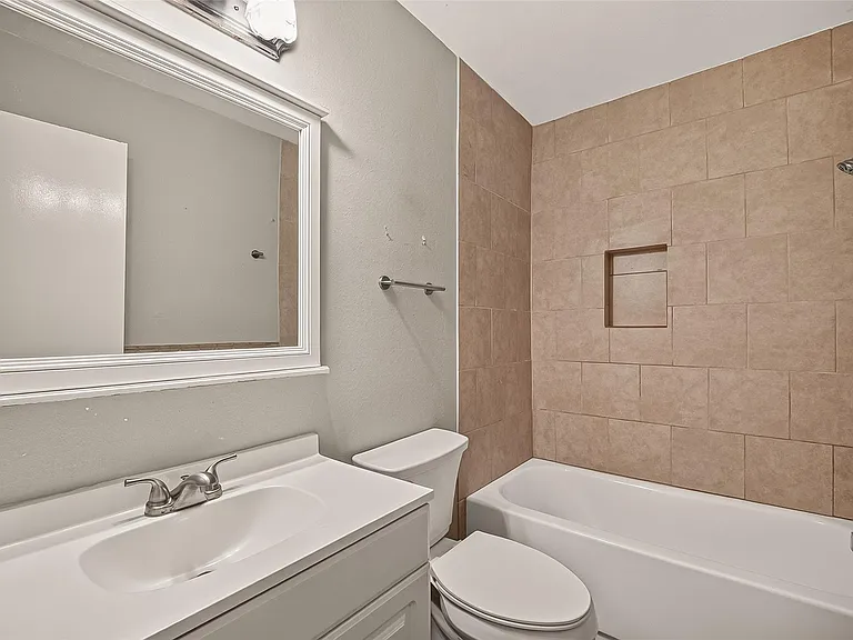 16451 Cavendish Dr — Photo 20