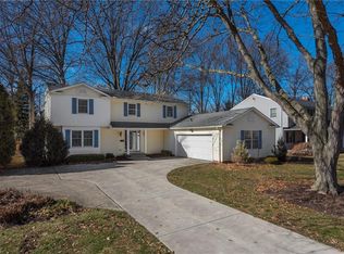 588 Lindford Dr, Bay Village, OH