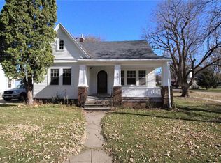 1002 Franklin St, Center Point, IA 52213
