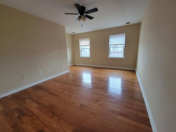 5th image of 2119 W Ontario St #2