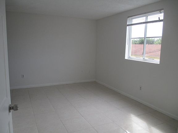 3rd image of 14961 SW 82nd Ln #21404