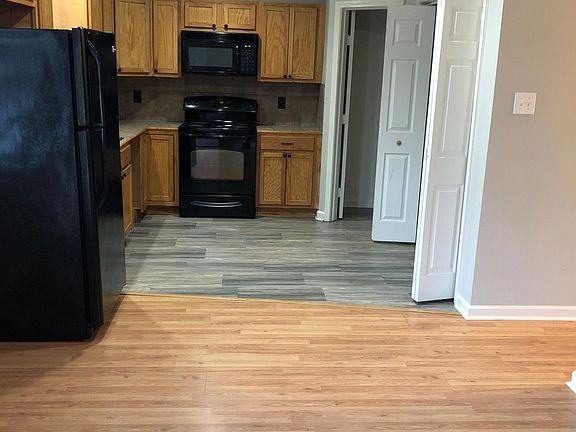 2nd image of 8473 Florida Blvd APT E4