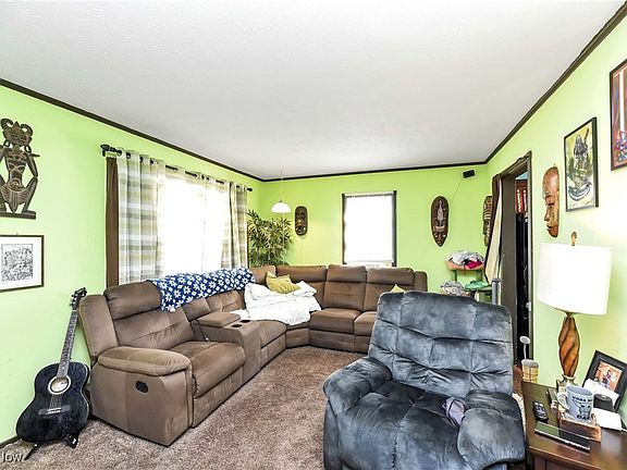 4th image of 12829 Lena Ave