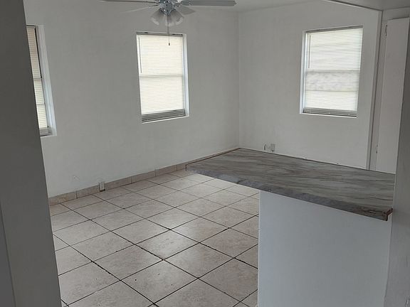 5th image of 2999 SW 3rd St #2