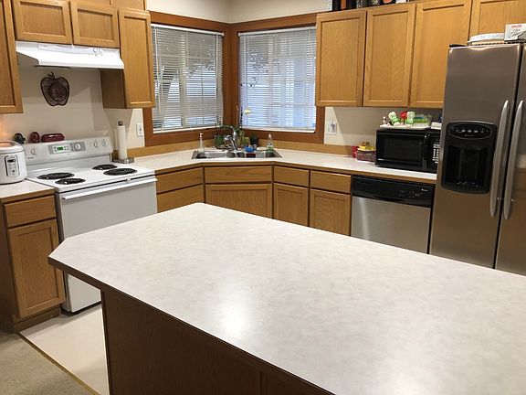 3rd image of 9521 17th St NE