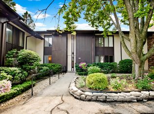 2430 W Good Hope Rd UNIT 41, Glendale, WI 53209