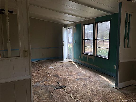 4th image of 105 Dogwood Dr