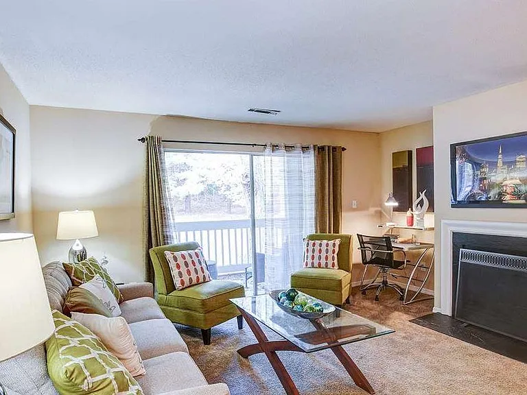 Highland Oaks Apartments — Photo 3