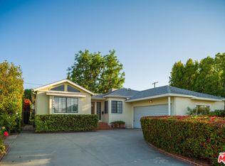 19030 Delano St, Reseda, CA 91335