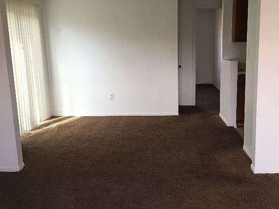 3rd image of 3820 Sherman Towne Dr